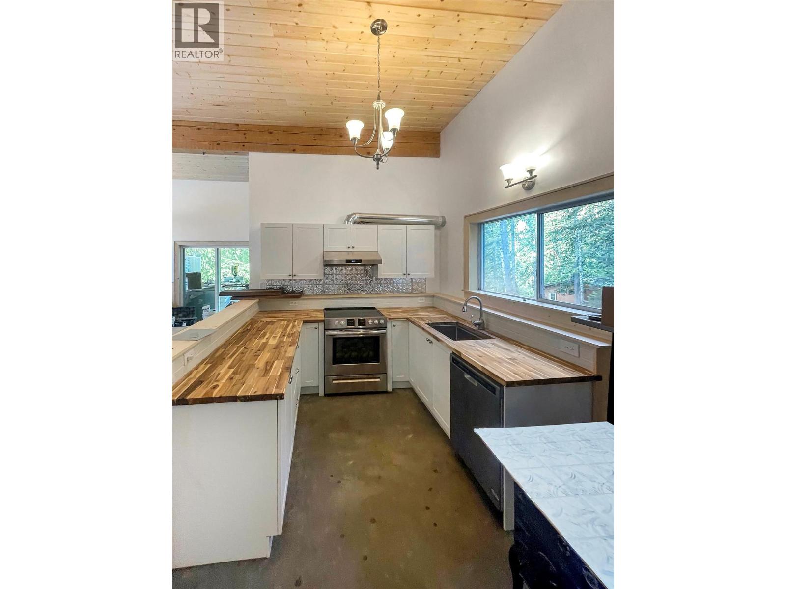 8907 Martens Road, Slocan, British Columbia  V0G 2C0 - Photo 36 - 10384864