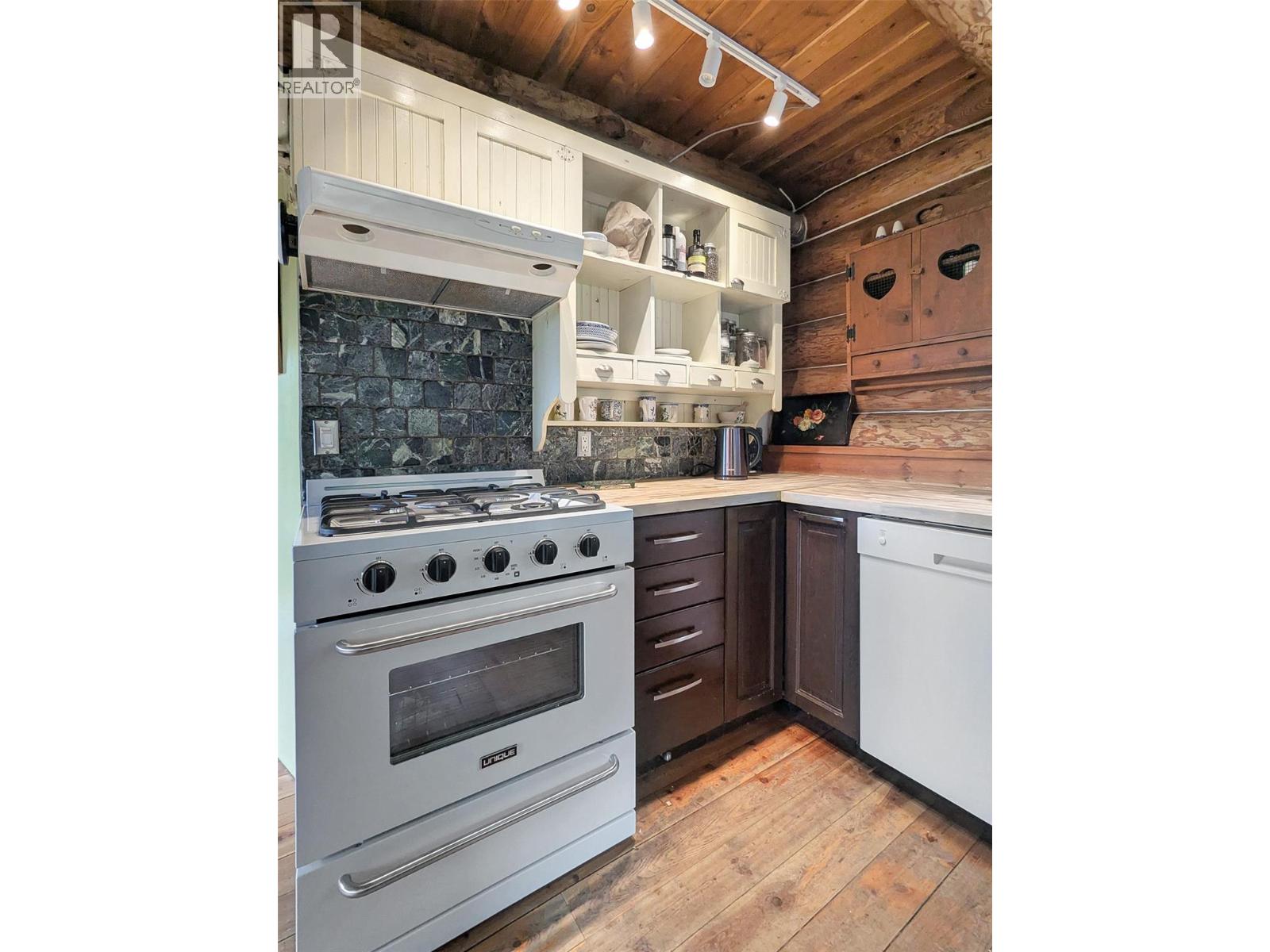 8907 Martens Road, Slocan, British Columbia  V0G 2C0 - Photo 17 - 10384864