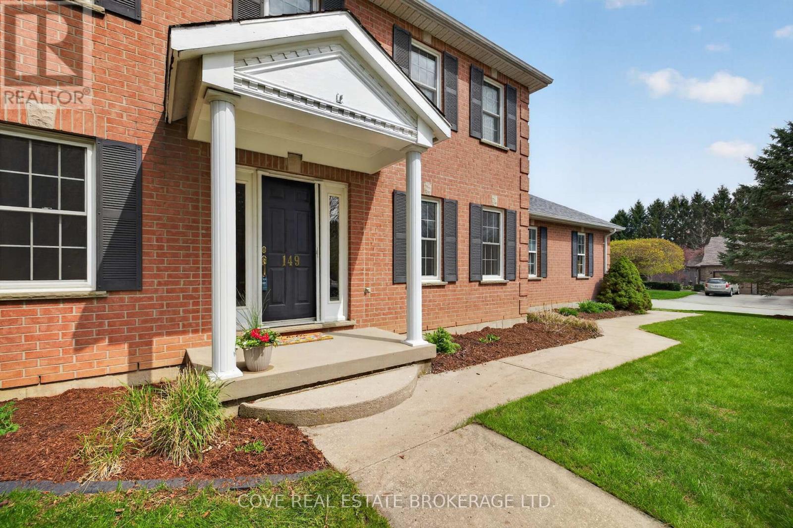 149 Salisbury Drive, Middlesex Centre, Ontario  N0M 1P0 - Photo 4 - X13057910