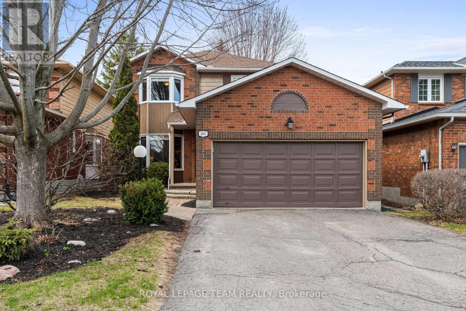 195 WALDEN DRIVE, Ottawa, Ontario