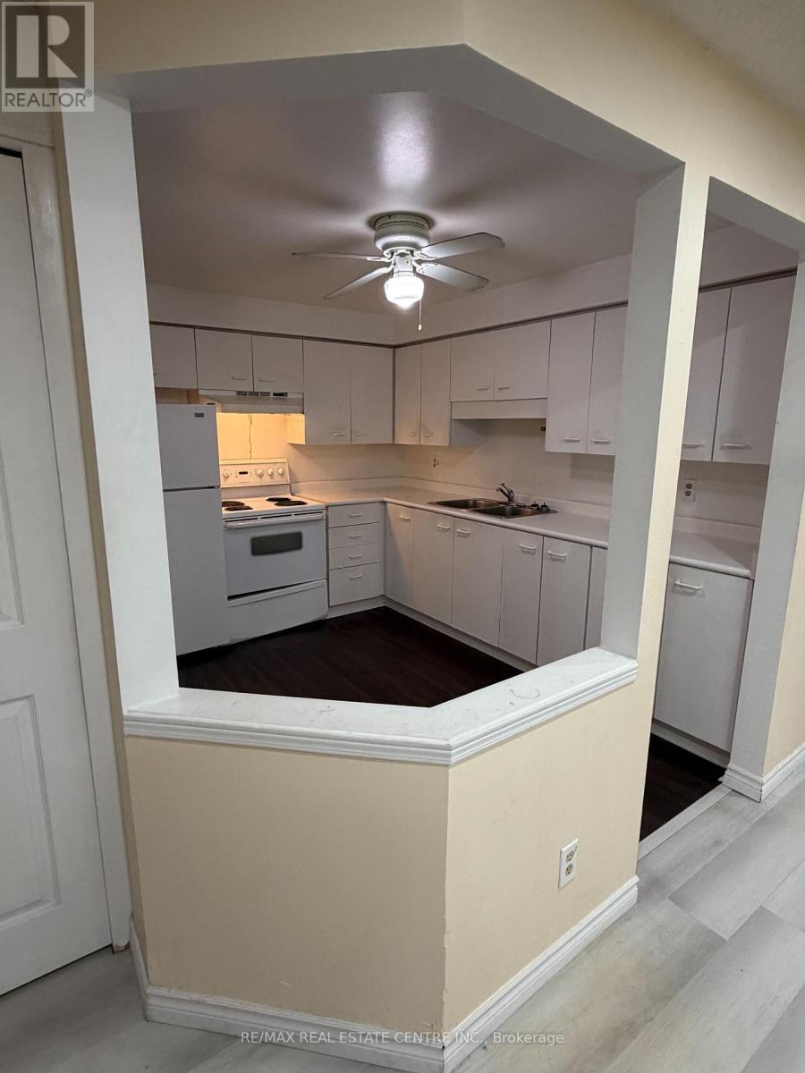 902 - 565 Greenfield Avenue, Kitchener, Ontario  N2C 2P5 - Photo 2 - X13034646