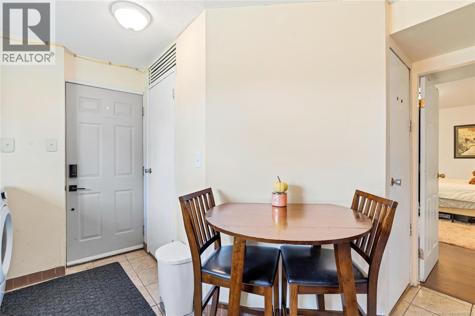 1768 Angola Pl, Saanich, British Columbia  V8N 4S6 - Photo 30 - 1033891