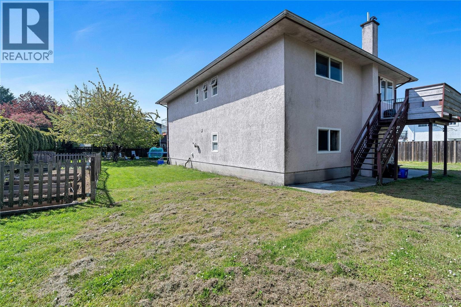 1768 Angola Pl, Saanich, British Columbia  V8N 4S6 - Photo 42 - 1033891