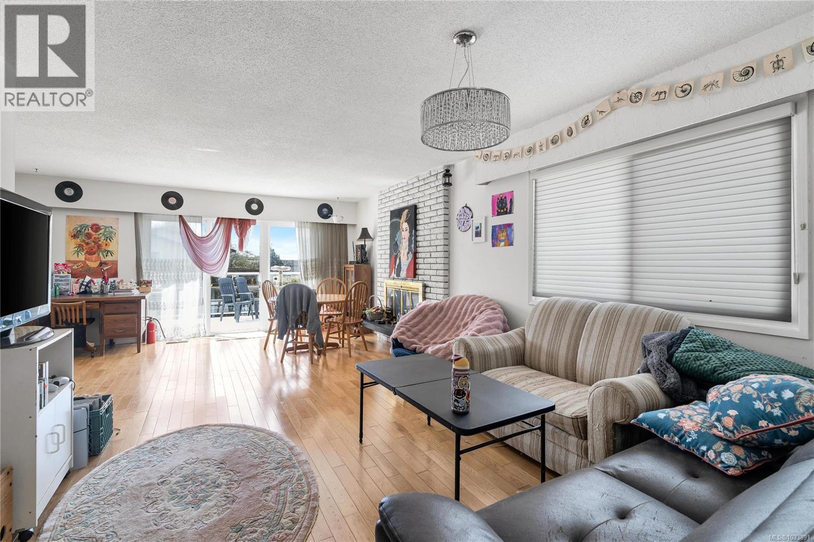 1768 Angola Pl, Saanich, British Columbia  V8N 4S6 - Photo 9 - 1033891