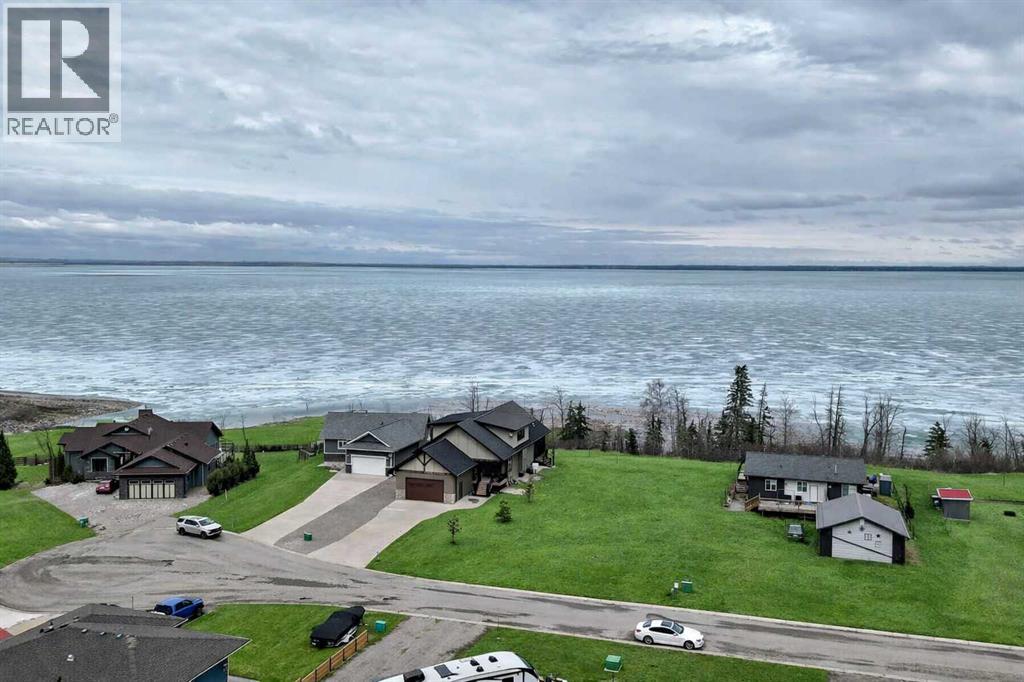 21 Marina View Close, Rochon Sands, Alberta  T0C 2L0 - Photo 3 - A2304727