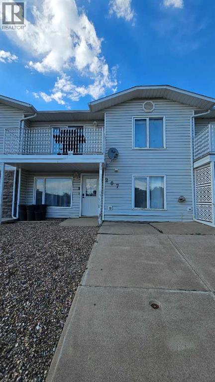 207 Centre Avenue NE, Milk River, Alberta  T0K 1M0 - Photo 1 - A2236730