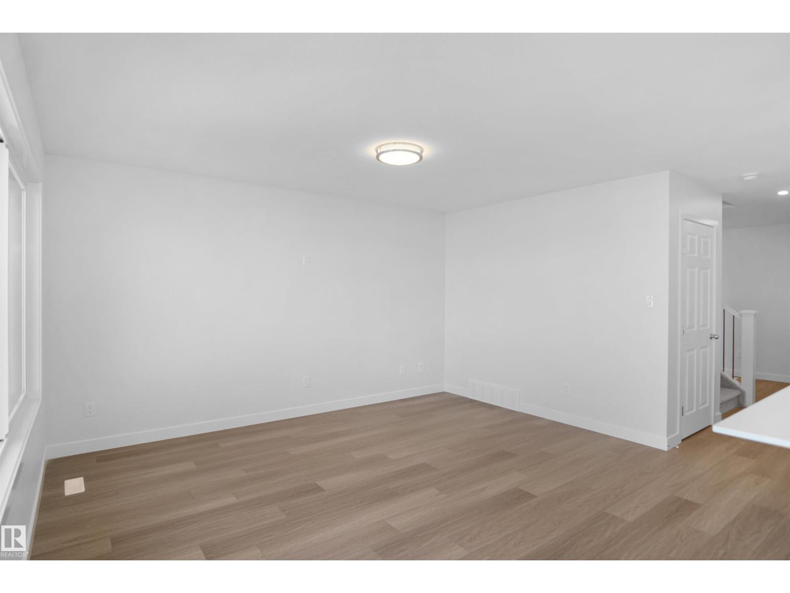 928 15 Av NW, Edmonton, Alberta  T6T 2V2 - Photo 8 - E4473384