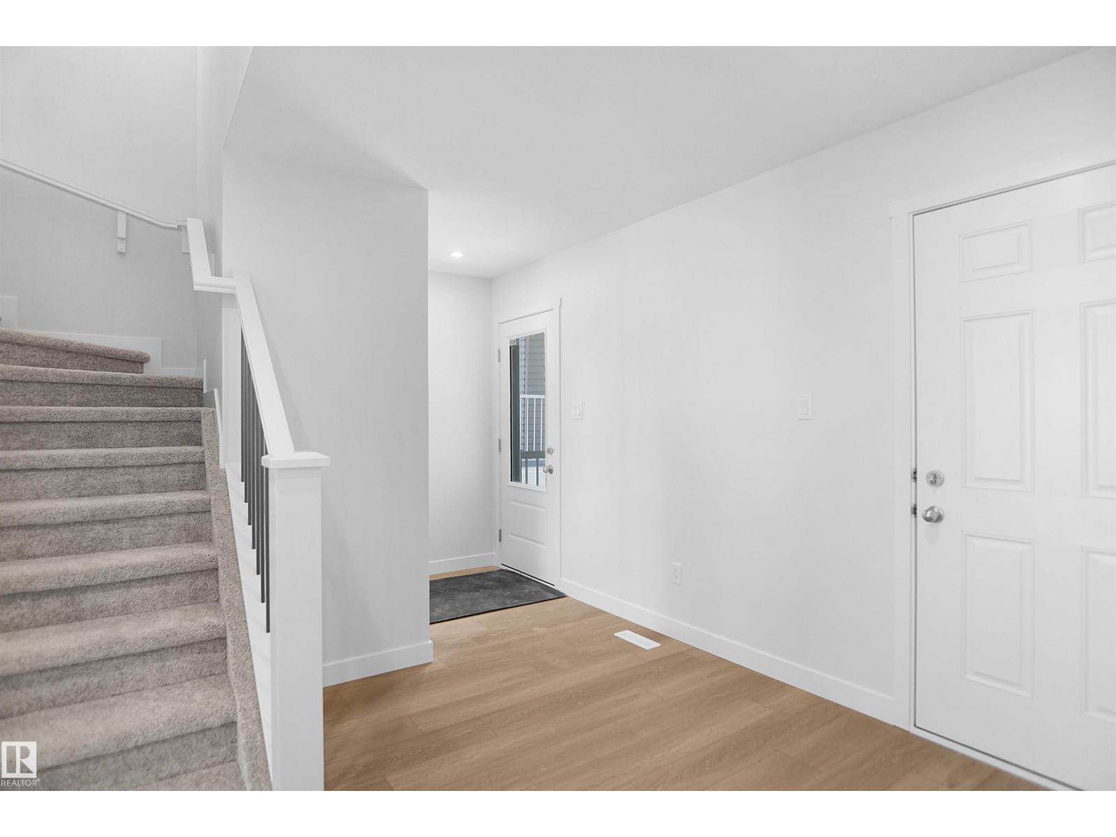 928 15 Av NW, Edmonton, Alberta  T6T 2V2 - Photo 3 - E4473384