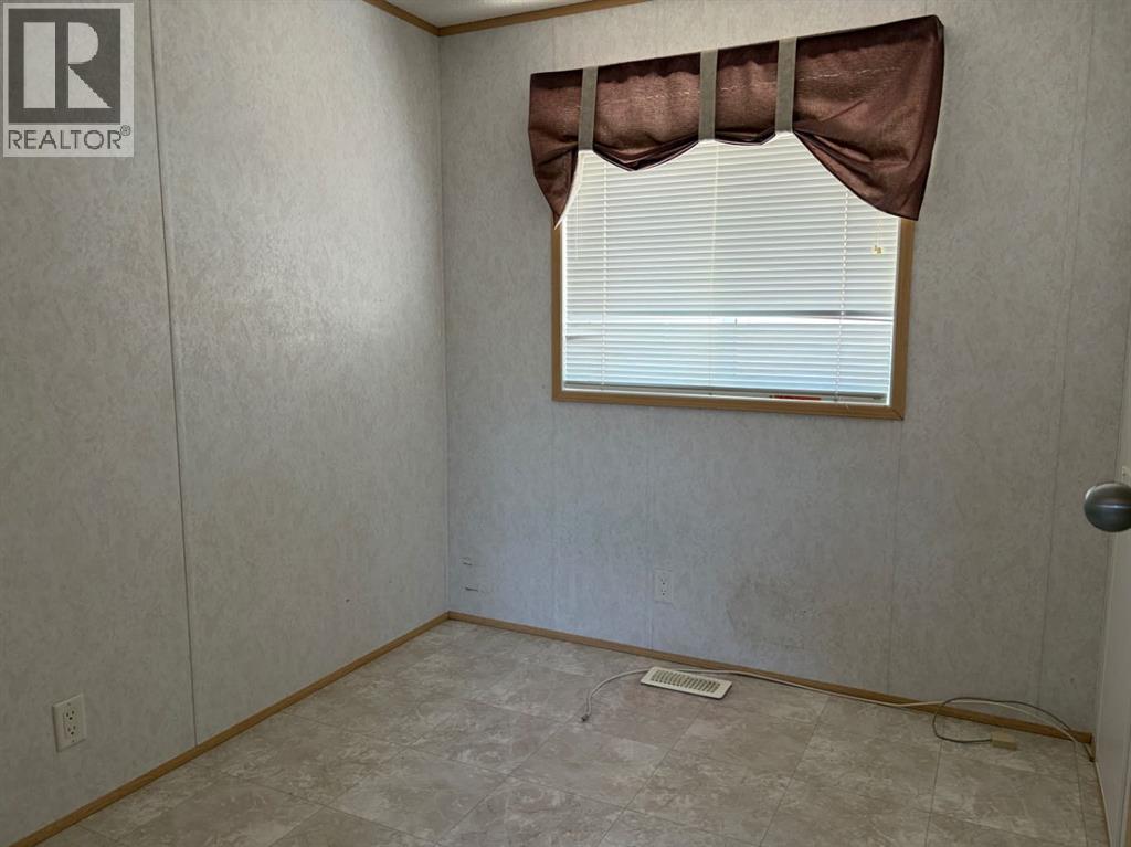 300 Grandview Crescent, Fort Mcmurray, Alberta  T9H 4Y1 - Photo 12 - A2303527