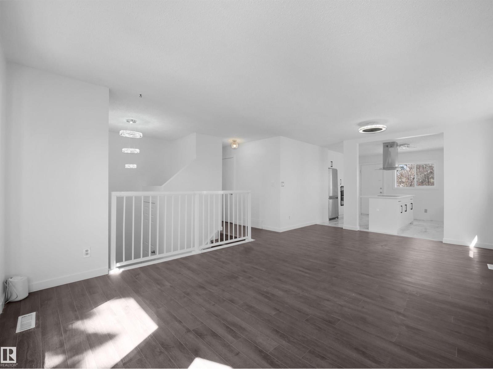 3608 33 Av Nw, Edmonton, Alberta  T6L 5G6 - Photo 7 - E4484618