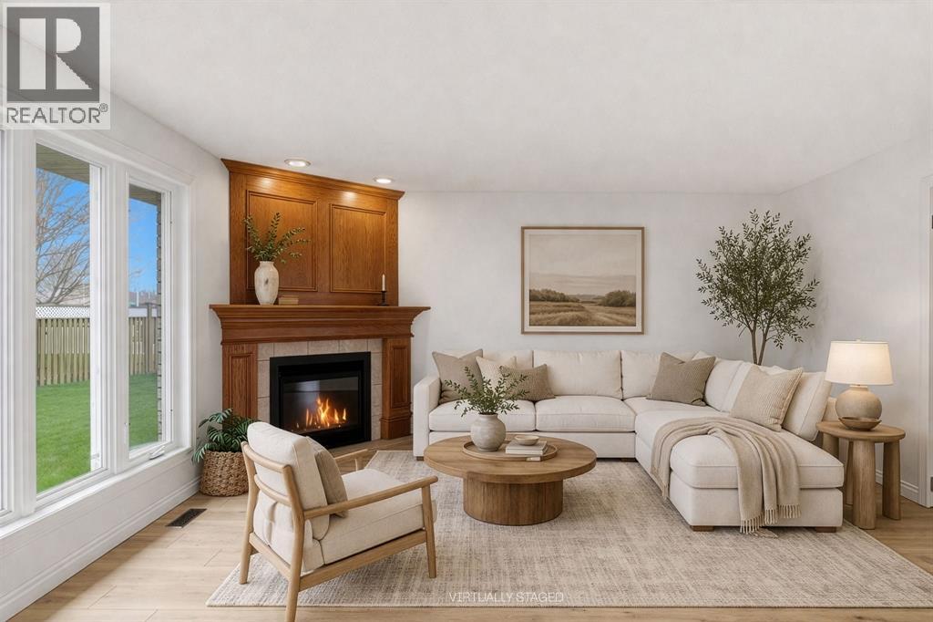 241 Canadore Court, Sarnia, Ontario  N7S 6A2 - Photo 5 - 26009330