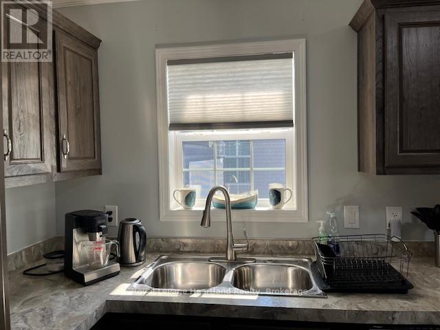 38 Bond Street, Strathroy-Caradoc, Ontario  N7G 0C5 - Photo 9 - X13057828