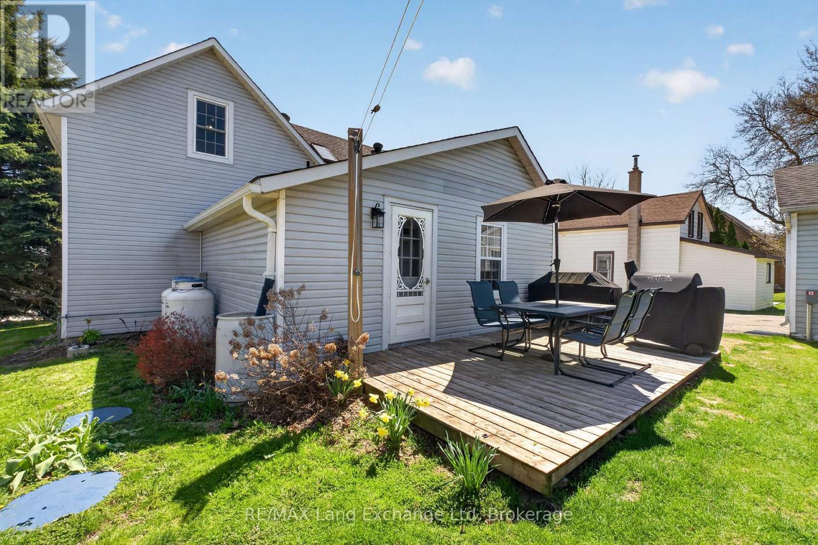 15 Whitechurch Street, Huron-Kinloss, Ontario  N0G 2W0 - Photo 35 - X13057970