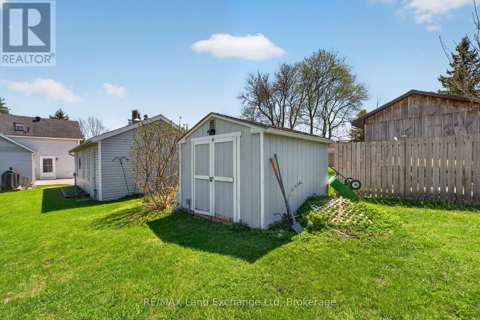 15 Whitechurch Street, Huron-Kinloss, Ontario  N0G 2W0 - Photo 41 - X13057970