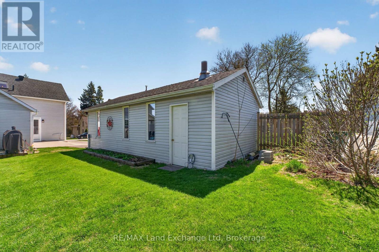 15 Whitechurch Street, Huron-Kinloss, Ontario  N0G 2W0 - Photo 43 - X13057970
