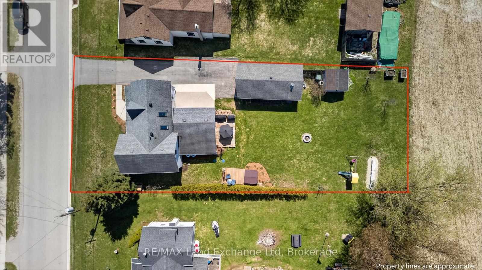 15 Whitechurch Street, Huron-Kinloss, Ontario  N0G 2W0 - Photo 45 - X13057970