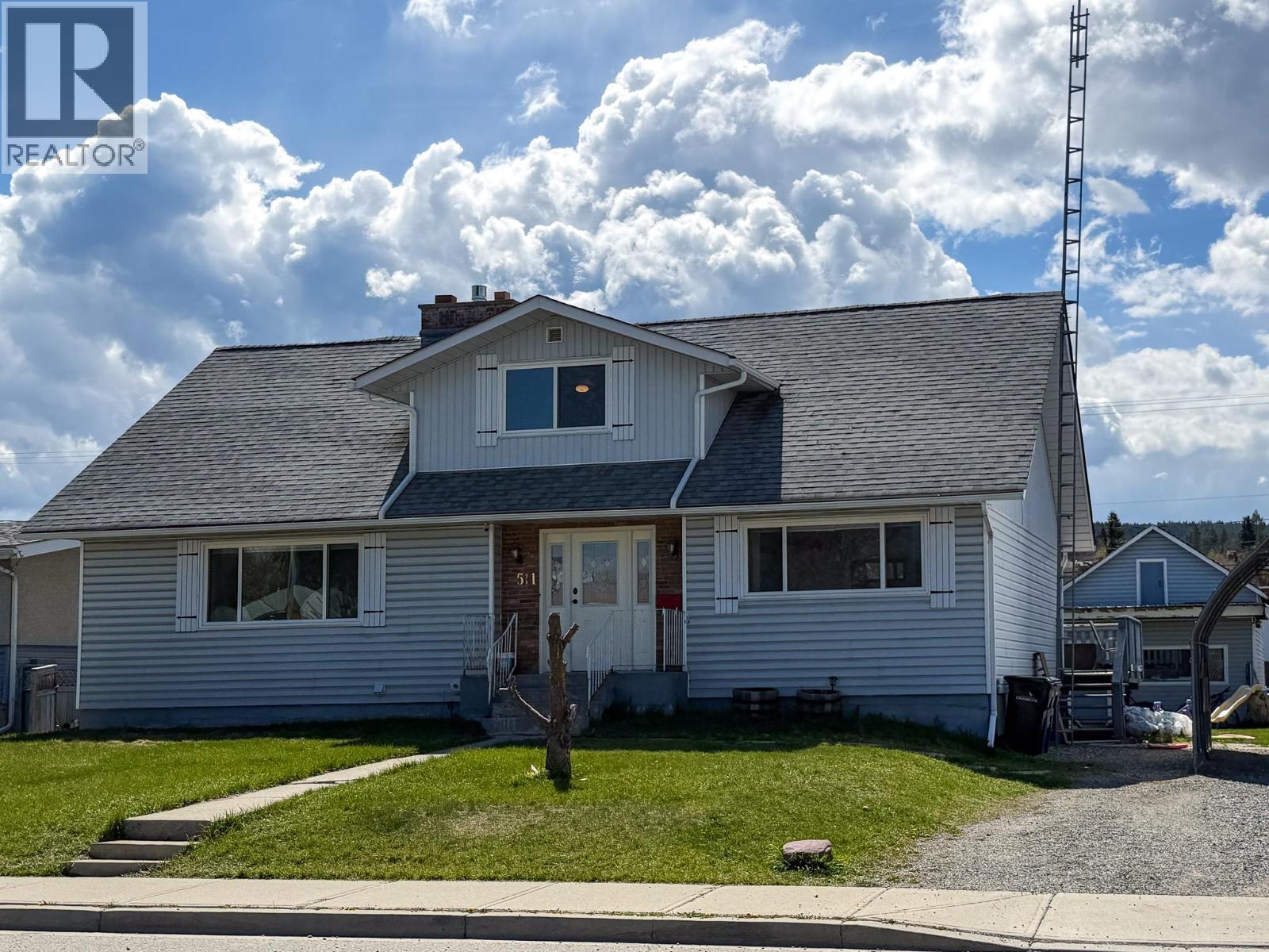 511 11th Street S, Cranbrook, British Columbia  V1C 1V3 - Photo 1 - 10385249