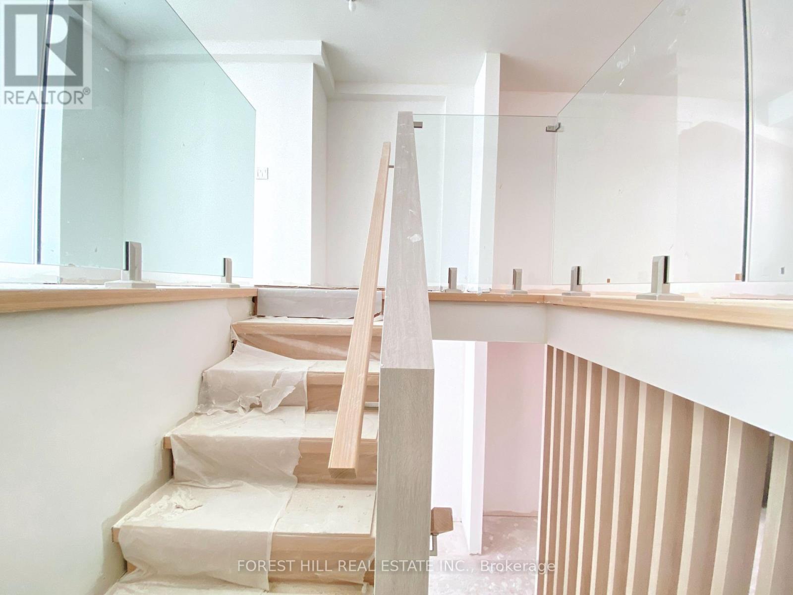 4 - 3429 Yonge Street, Toronto, Ontario  M4N 2N1 - Photo 14 - C13057776