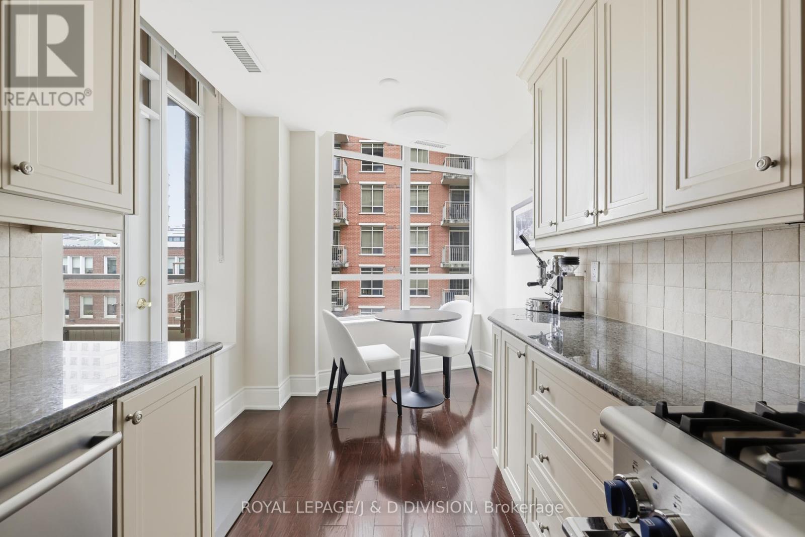 401 - 55 Delisle Avenue, Toronto, Ontario  M4V 3C2 - Photo 13 - C13057778