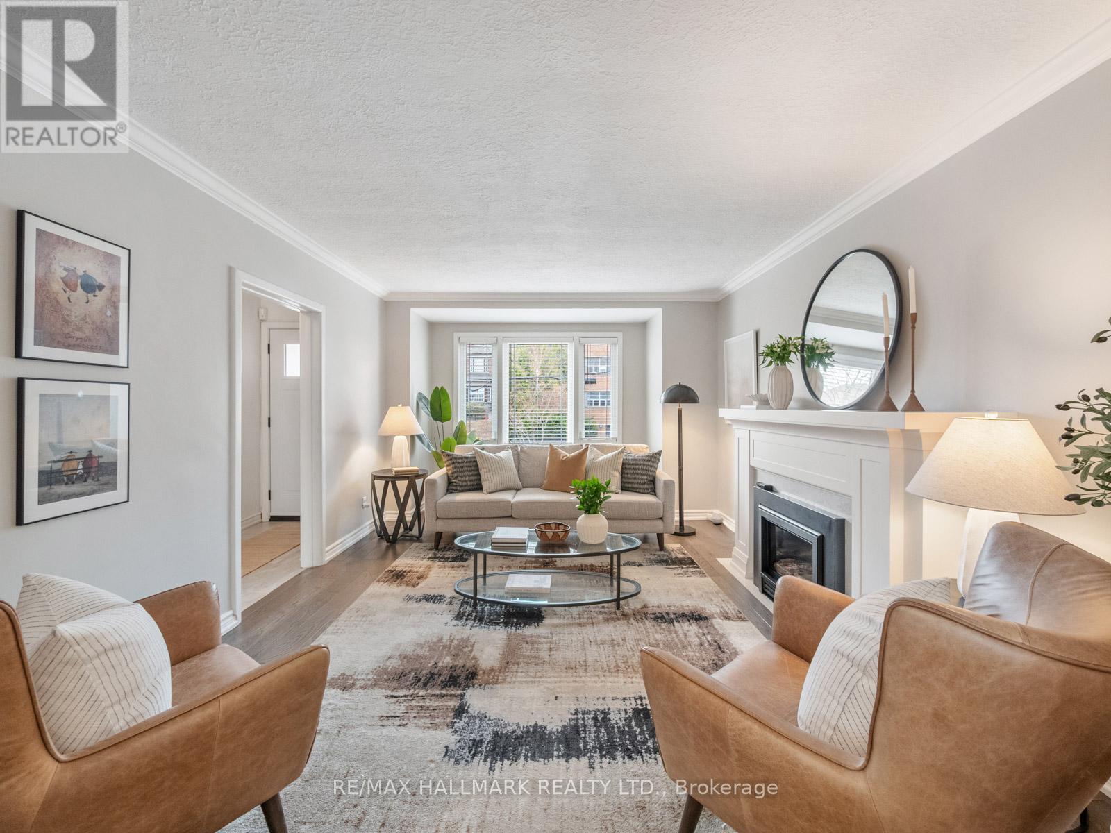 8 Glenvale Boulevard, Toronto, Ontario  M4G 2V1 - Photo 4 - C13057804