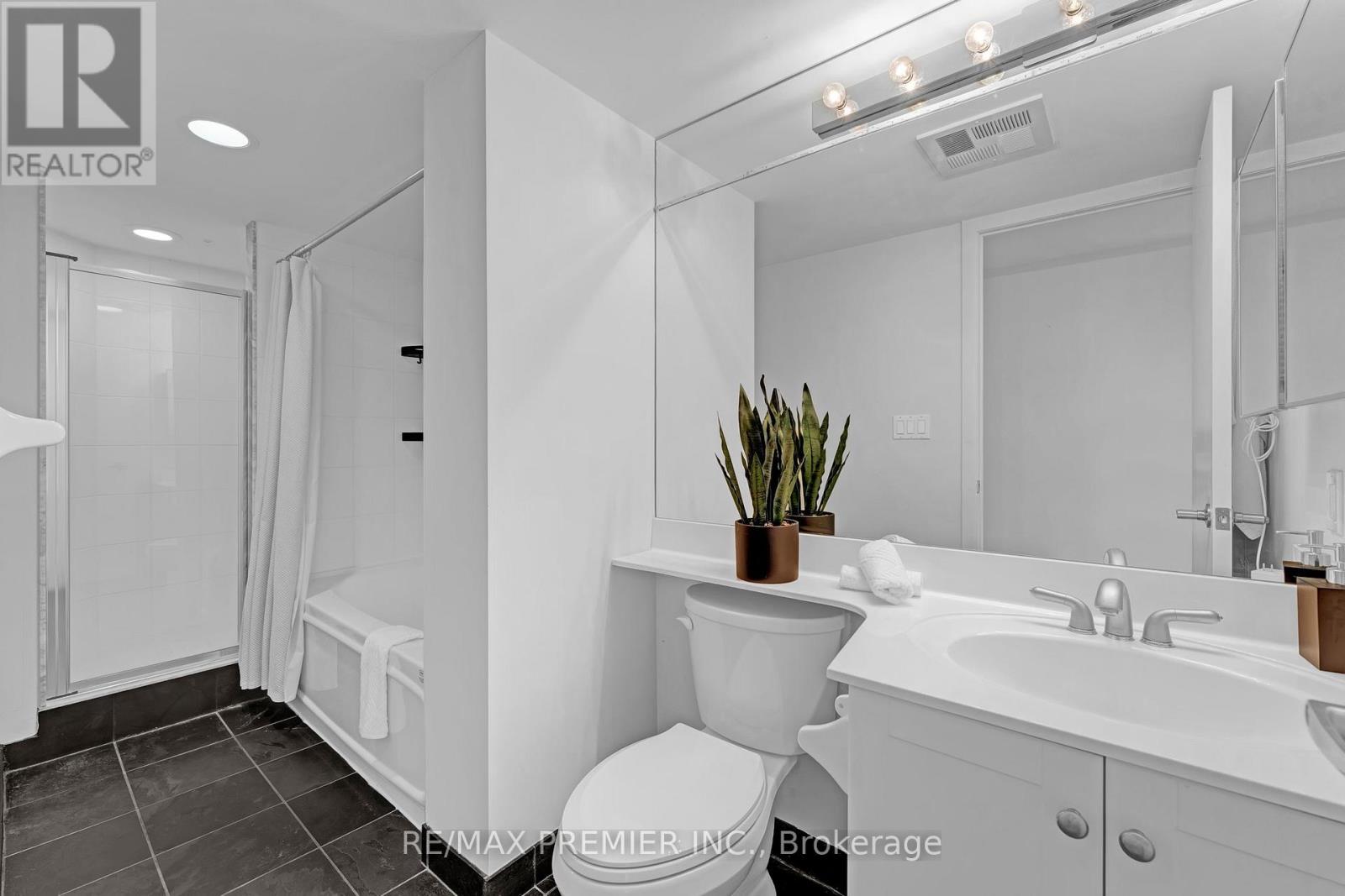 4407 - 210 Victoria Street, Toronto, Ontario  M5B 2R3 - Photo 16 - C13055694