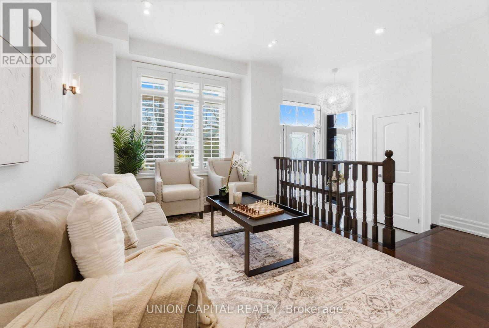 40a Norwood Road, Toronto, Ontario  M4E 2S2 - Photo 3 - E13057934