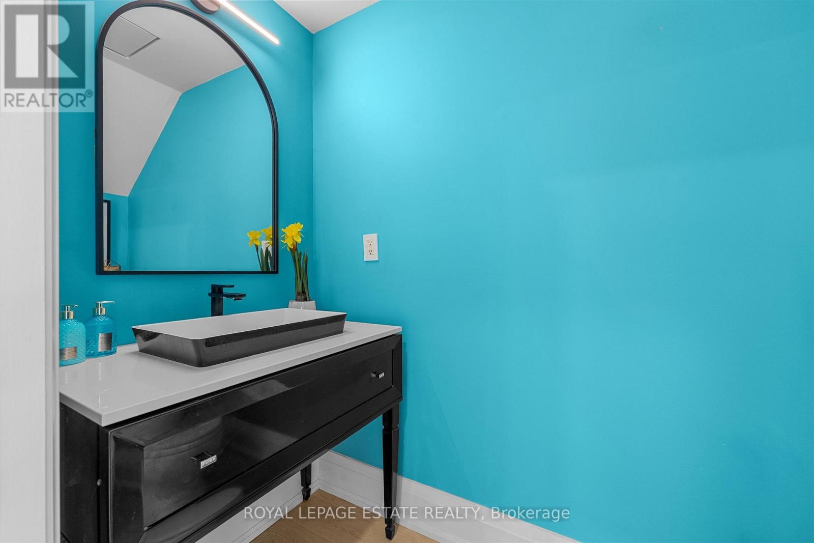 95 Boardwalk Drive, Toronto, Ontario  M4L 3X9 - Photo 18 - E13058070