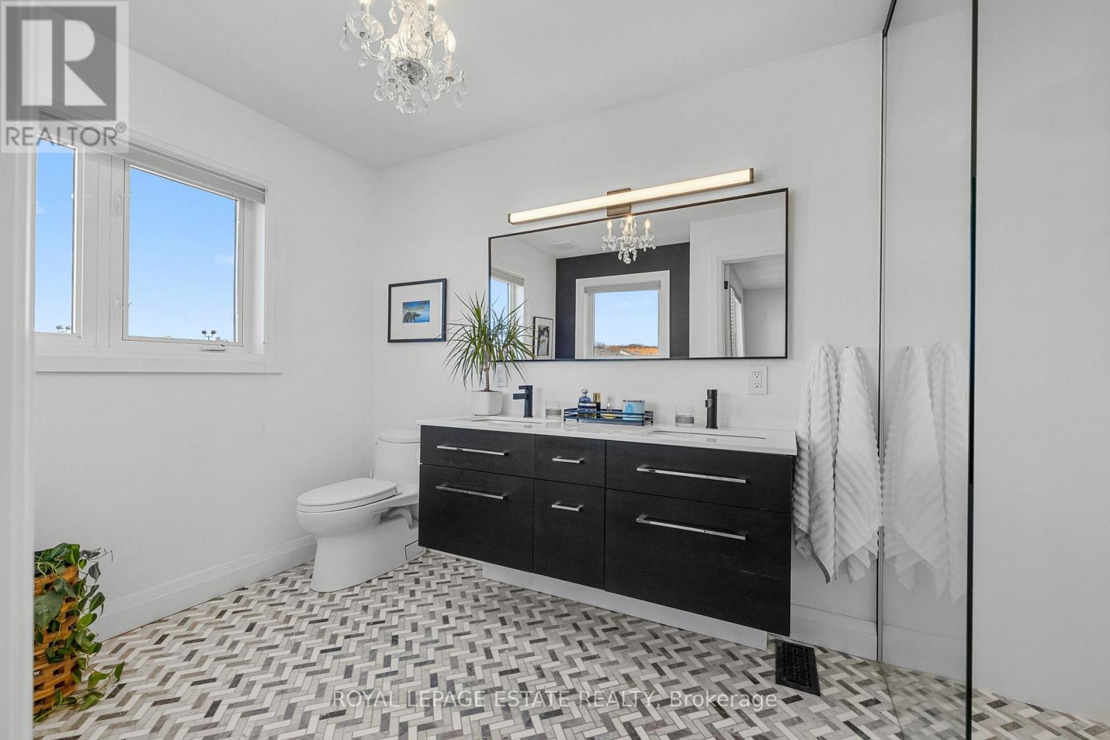 95 Boardwalk Drive, Toronto, Ontario  M4L 3X9 - Photo 23 - E13058070