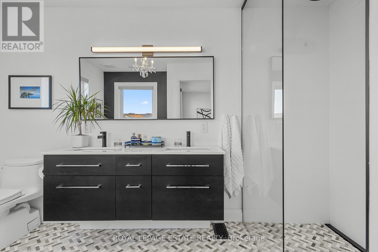 95 Boardwalk Drive, Toronto, Ontario  M4L 3X9 - Photo 24 - E13058070