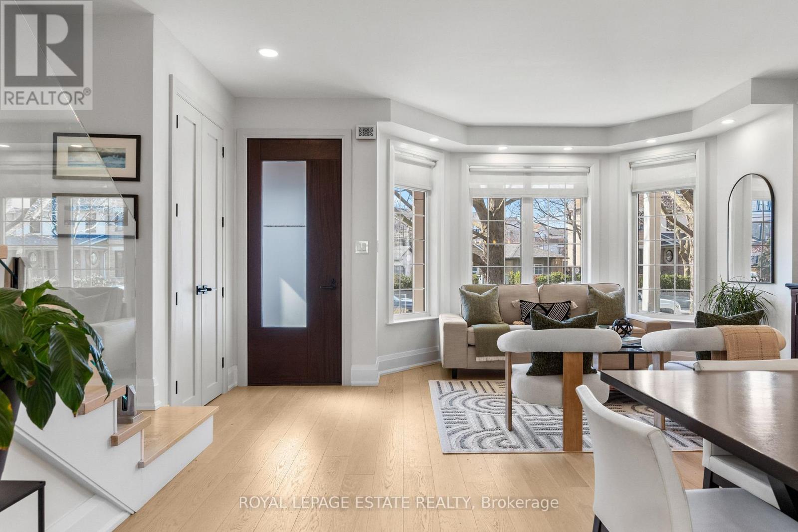 95 Boardwalk Drive, Toronto, Ontario  M4L 3X9 - Photo 3 - E13058070