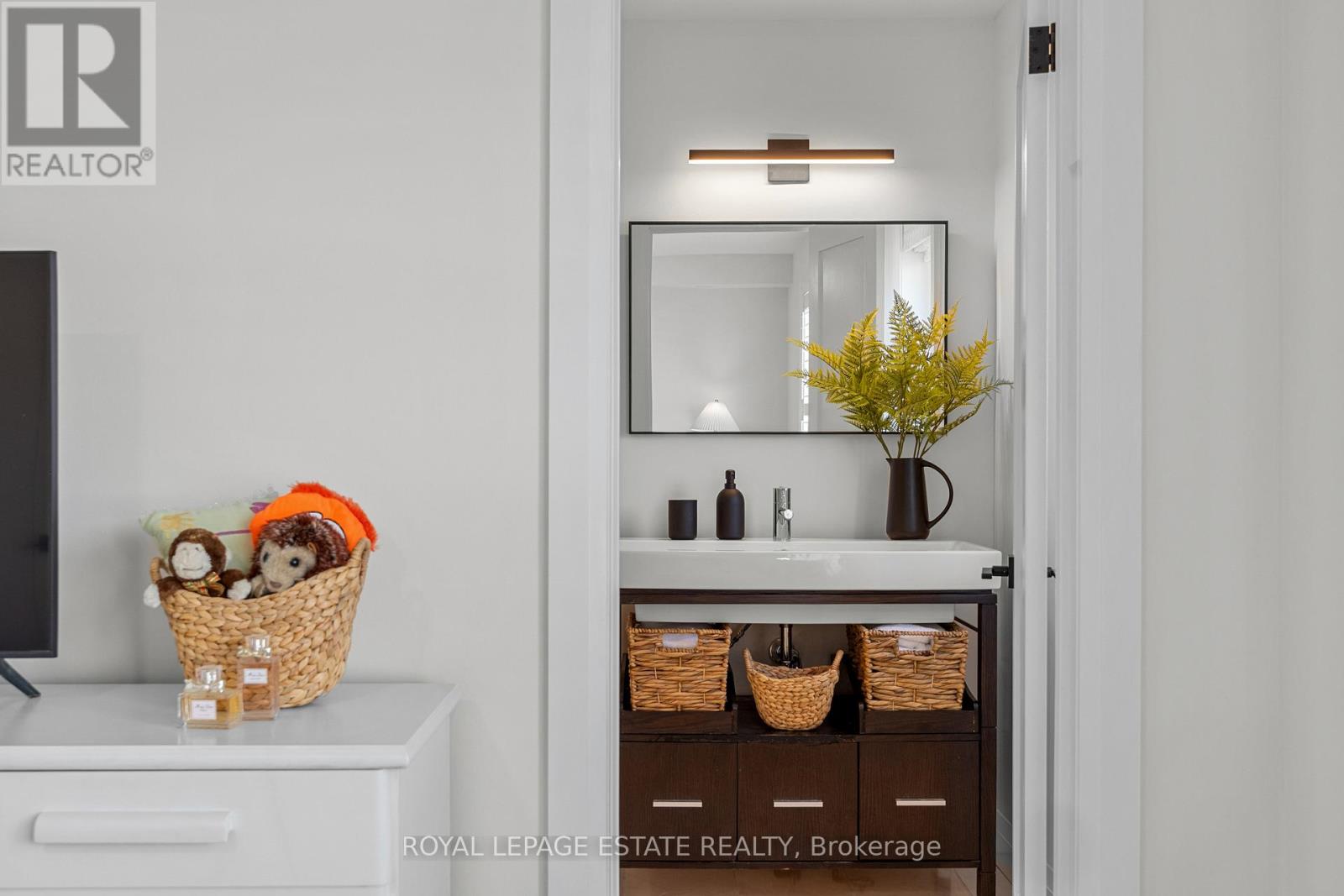 95 Boardwalk Drive, Toronto, Ontario  M4L 3X9 - Photo 34 - E13058070