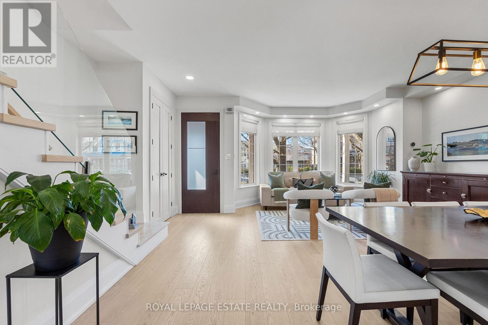 95 Boardwalk Drive, Toronto, Ontario  M4L 3X9 - Photo 4 - E13058070