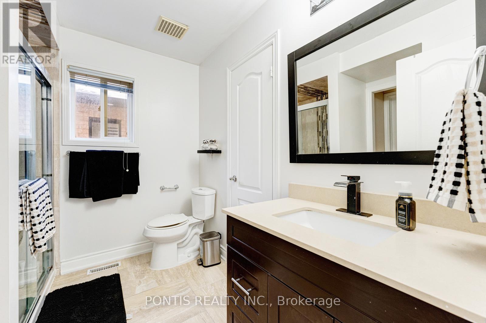 48 Sawston Circle, Brampton, Ontario  L7A 2N7 - Photo 19 - W13055448