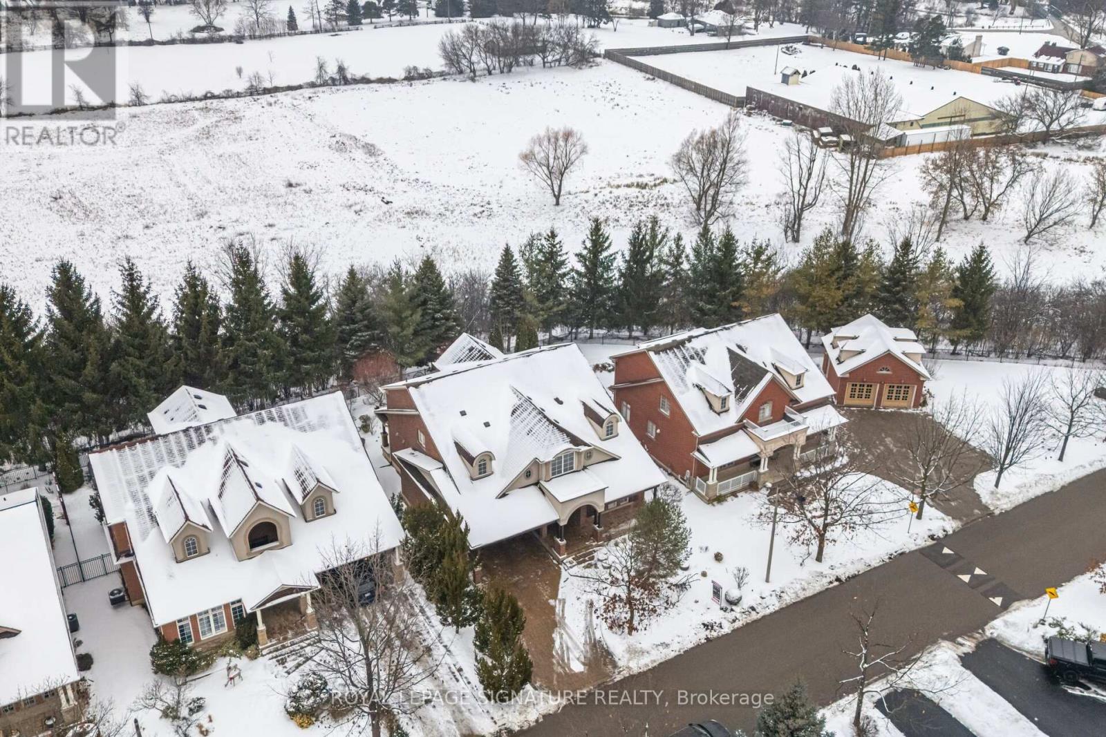 1592 Hallstone Road, Brampton, Ontario  L6Y 5K8 - Photo 3 - W13057342