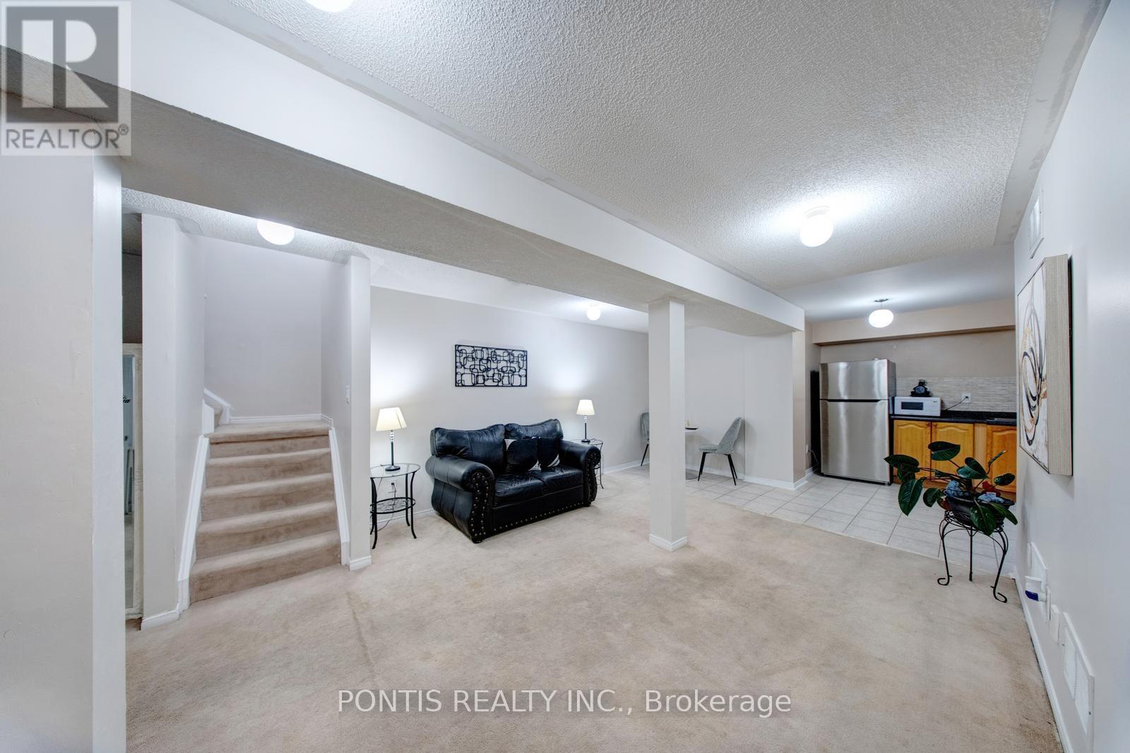 48 Sawston Circle, Brampton, Ontario  L7A 2N7 - Photo 22 - W13055448