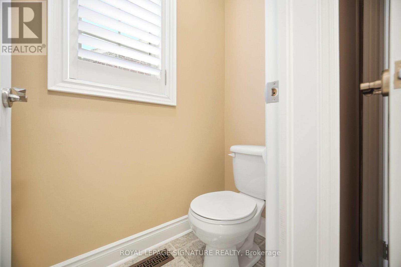 1592 Hallstone Road, Brampton, Ontario  L6Y 5K8 - Photo 35 - W13057342