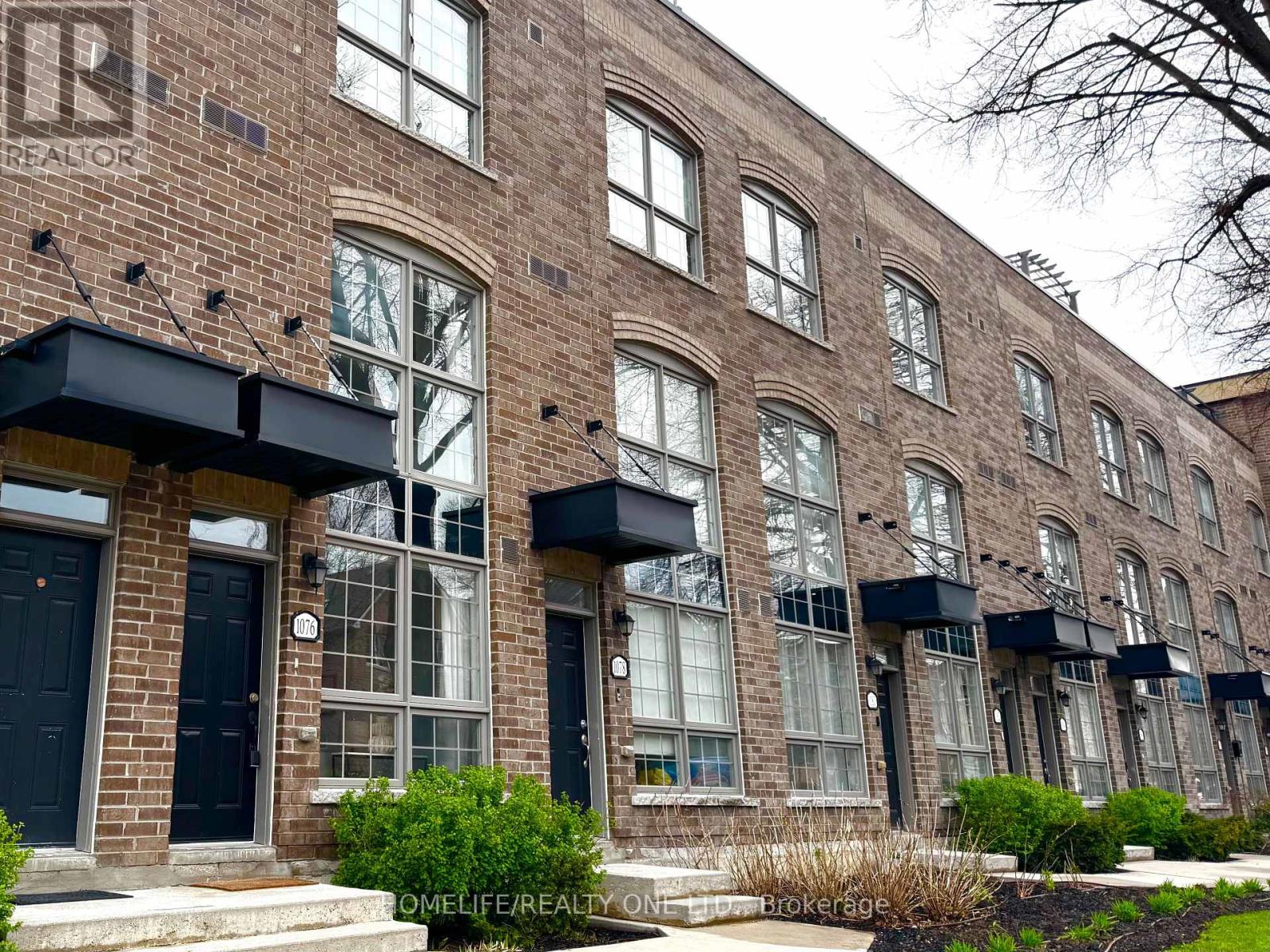 1076 LANSDOWNE AVENUE, Toronto, Ontario