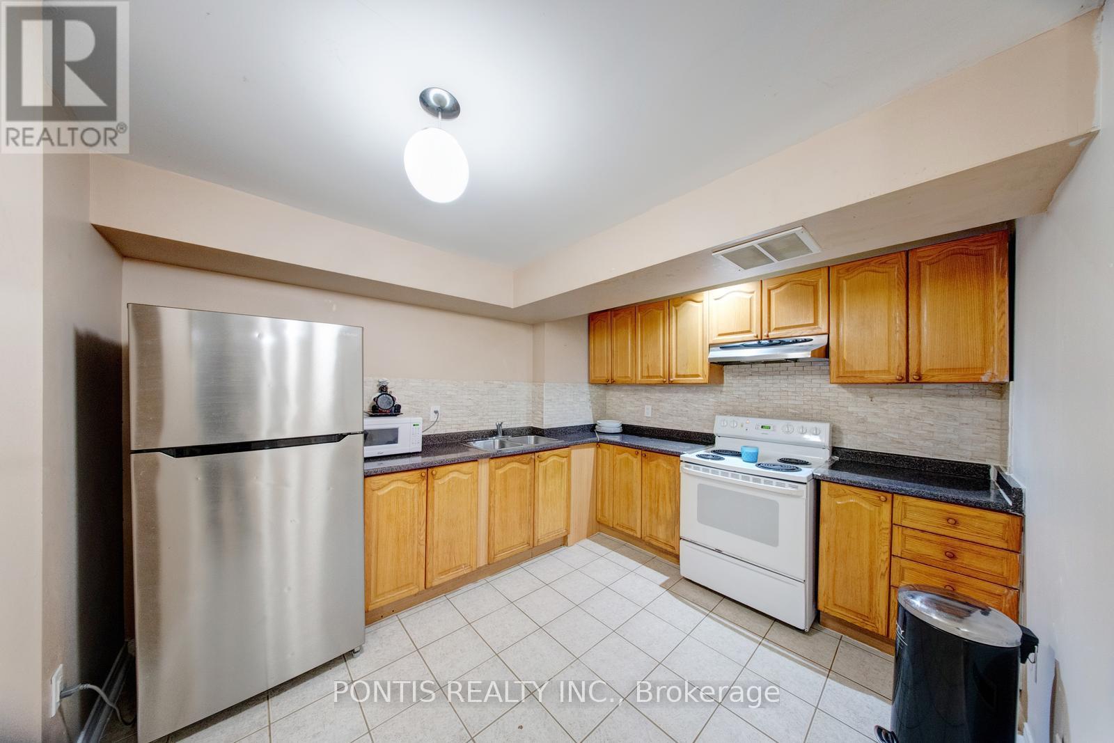 48 Sawston Circle, Brampton, Ontario  L7A 2N7 - Photo 30 - W13055448