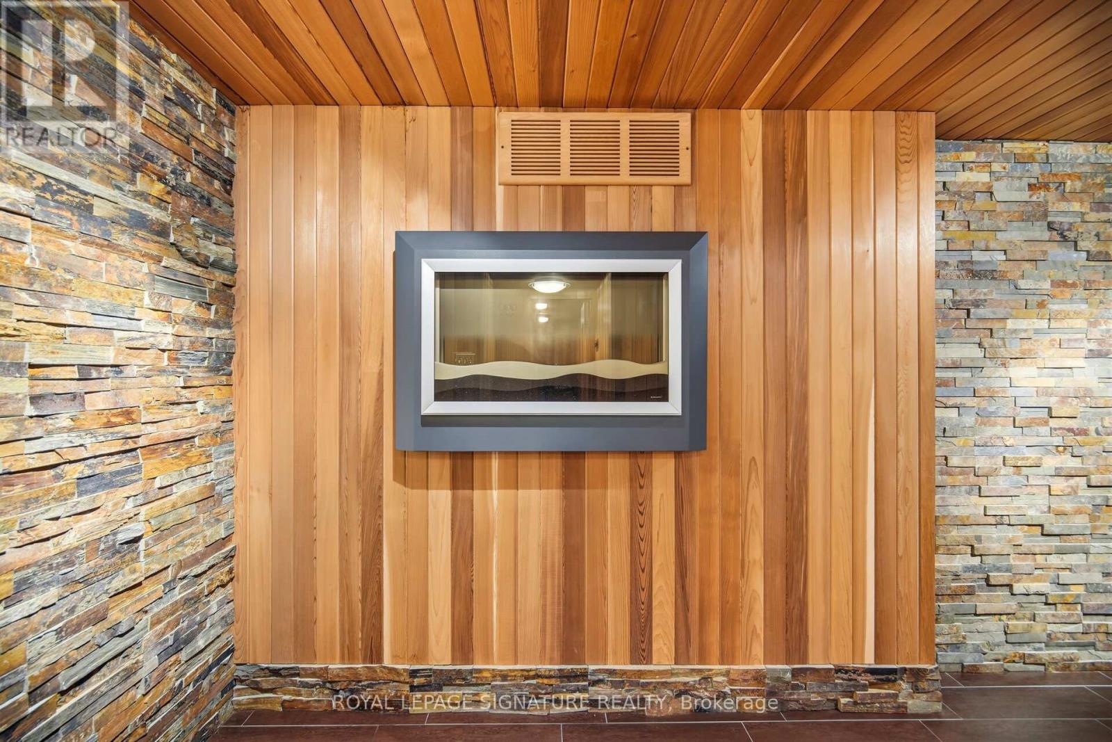 1592 Hallstone Road, Brampton, Ontario  L6Y 5K8 - Photo 46 - W13057342