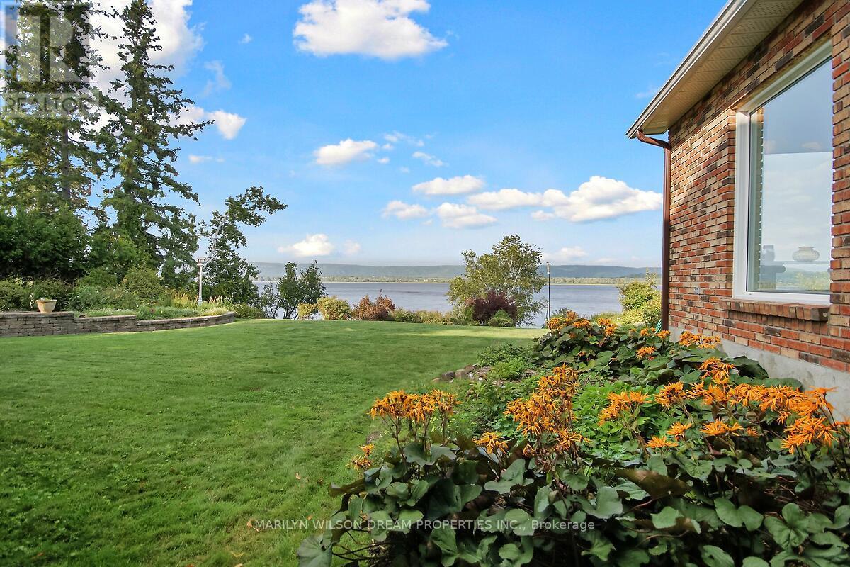 2998 Barlow Crescent, Ottawa, Ontario  K0A 1T0 - Photo 47 - X12463390