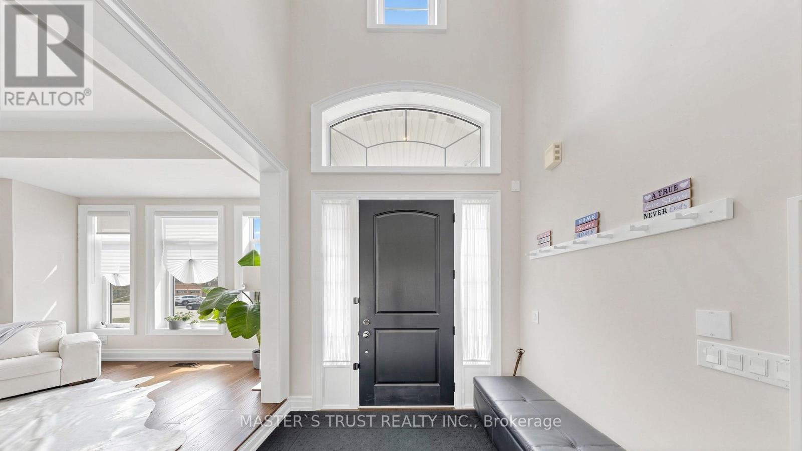 61 Grange Drive, Richmond Hill, Ontario  L4E 1E2 - Photo 3 - N13057928