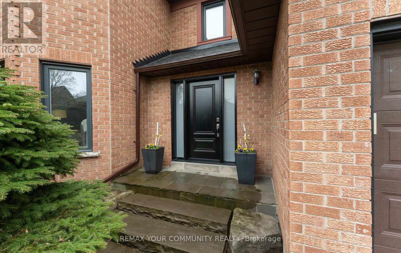 101 Timberline Trail, Aurora, Ontario  L4G 6A1 - Photo 3 - N13058018