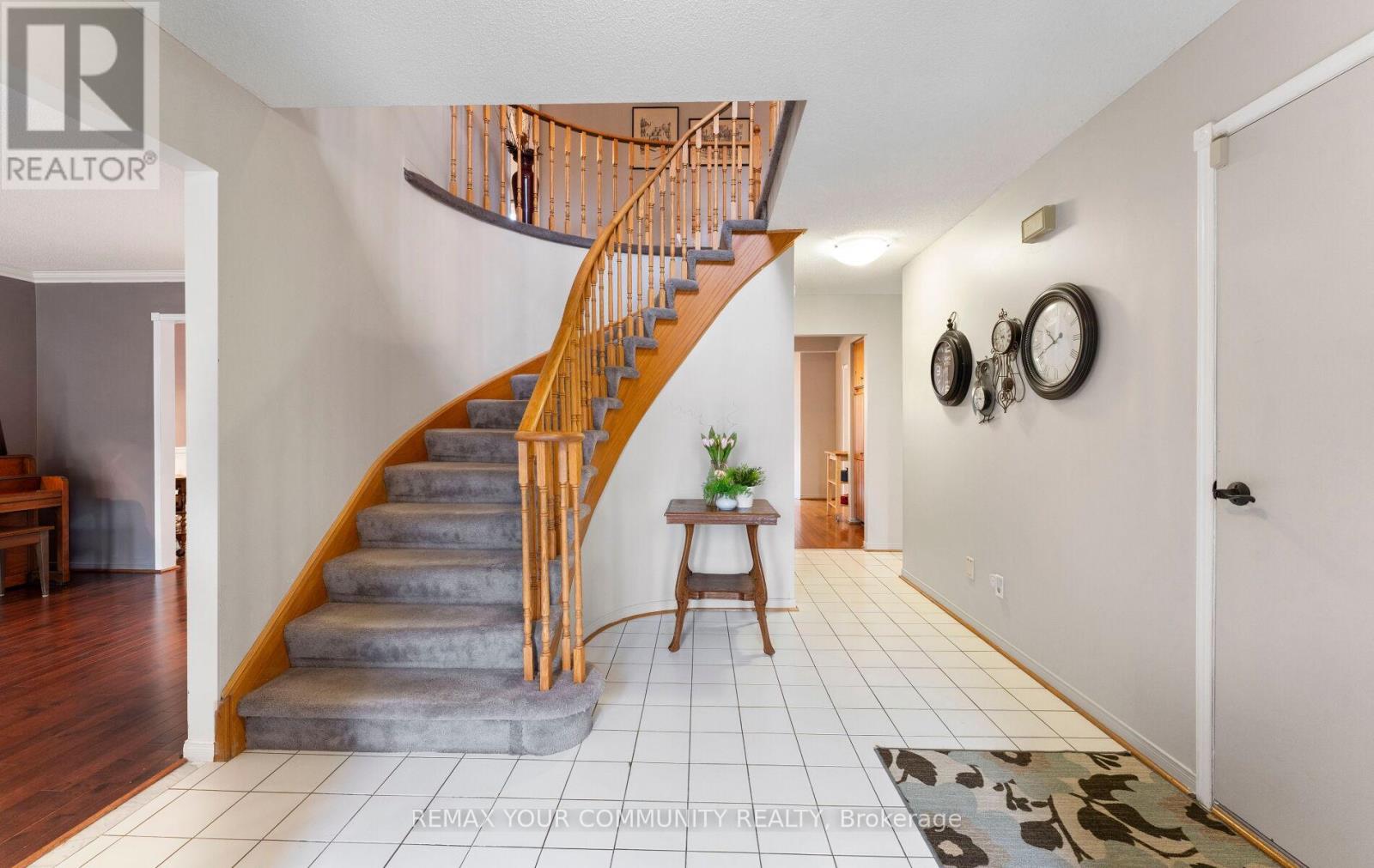 101 Timberline Trail, Aurora, Ontario  L4G 6A1 - Photo 4 - N13058018