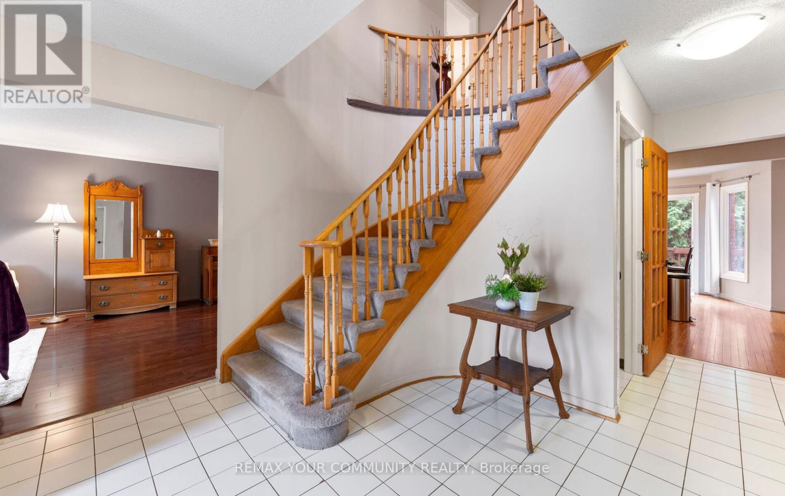 101 Timberline Trail, Aurora, Ontario  L4G 6A1 - Photo 5 - N13058018