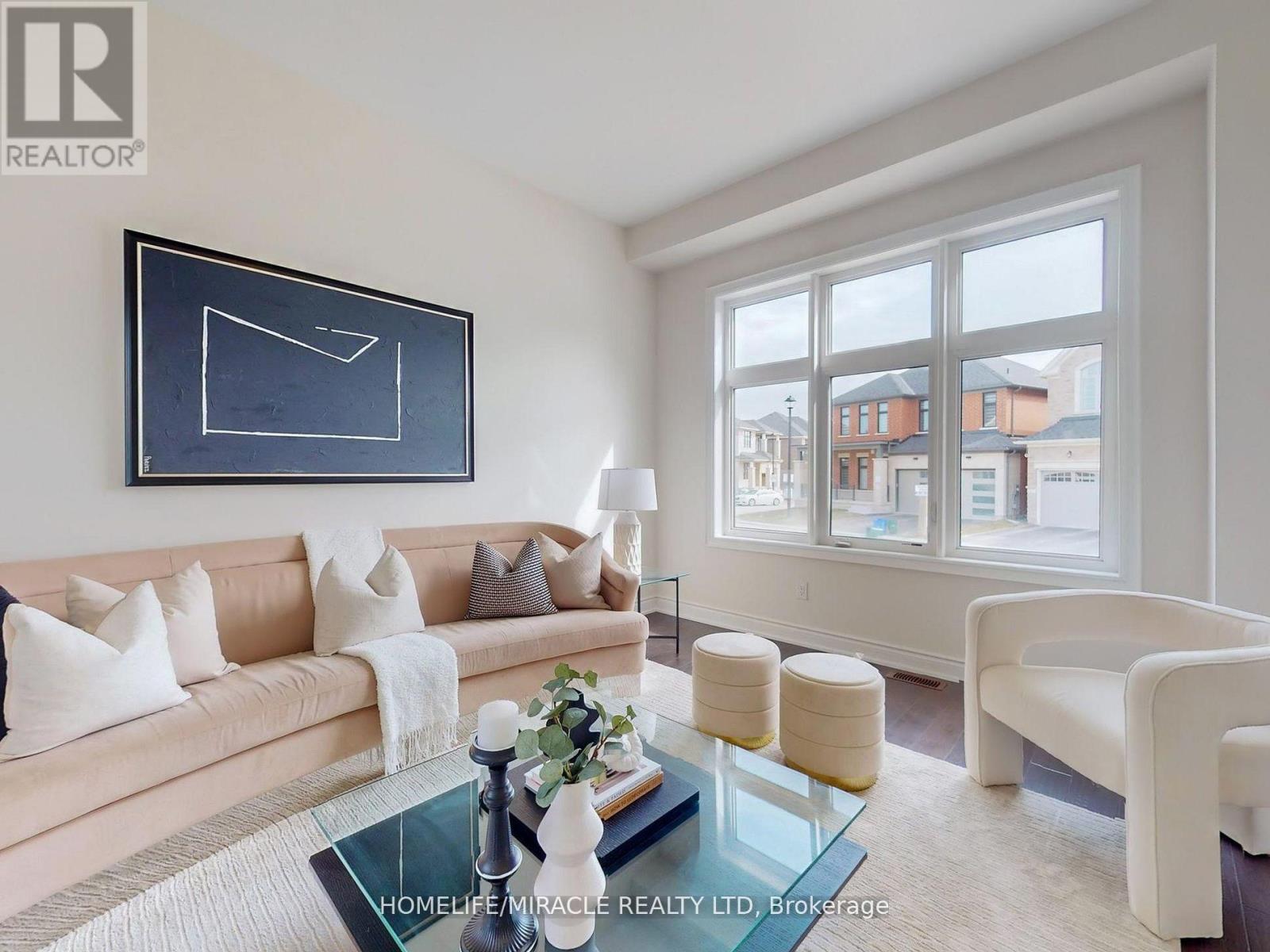 25 Joiner Circle, Whitchurch-Stouffville, Ontario  L4A 4W9 - Photo 4 - N13058036