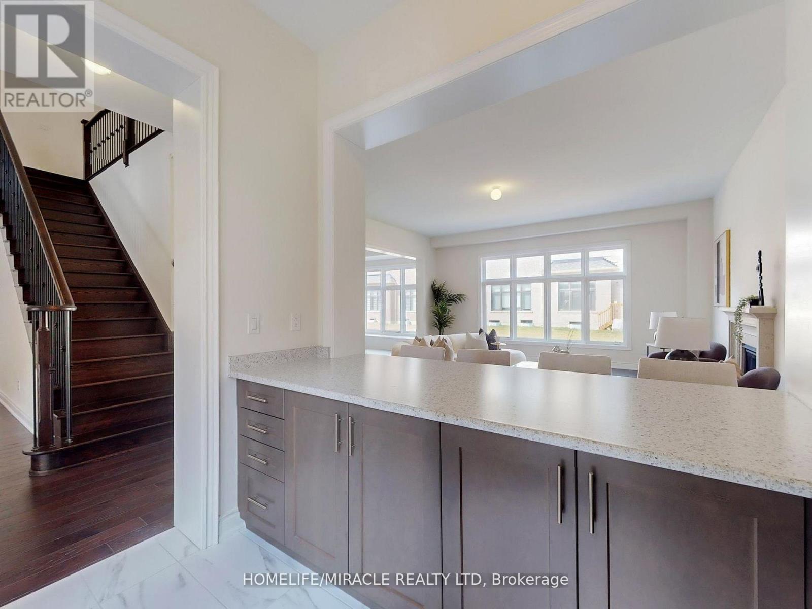 25 Joiner Circle, Whitchurch-Stouffville, Ontario  L4A 4W9 - Photo 9 - N13058036