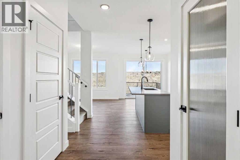 206 Sora Way SE, Calgary, Alberta  T3S 0V5 - Photo 4 - A2283711