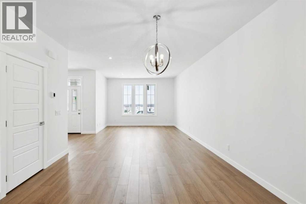 15453 45 Street SW, Calgary, Alberta  T2Y 1E2 - Photo 9 - A2283733