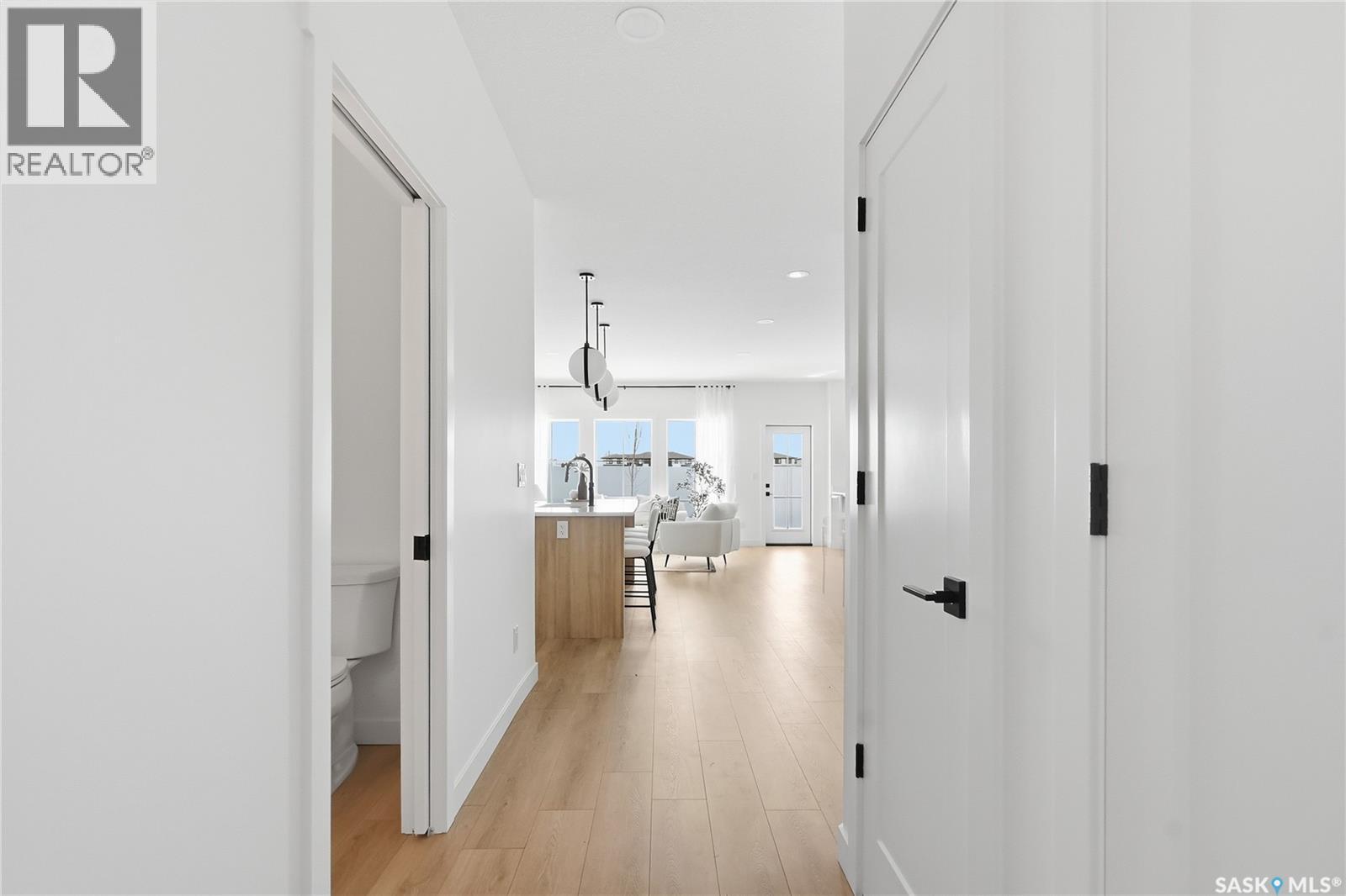 24 720 Brighton Boulevard, Saskatoon, Saskatchewan  S7V 1X1 - Photo 3 - SK033923