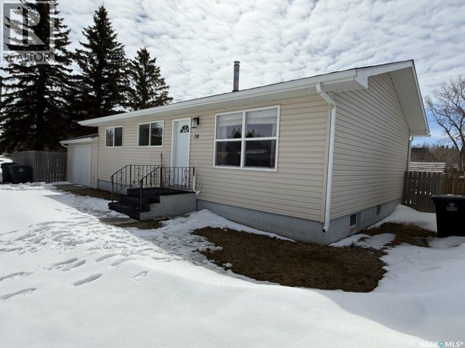 24 Albert Place, Hepburn, Saskatchewan  S0K 1Z0 - Photo 2 - SK034288